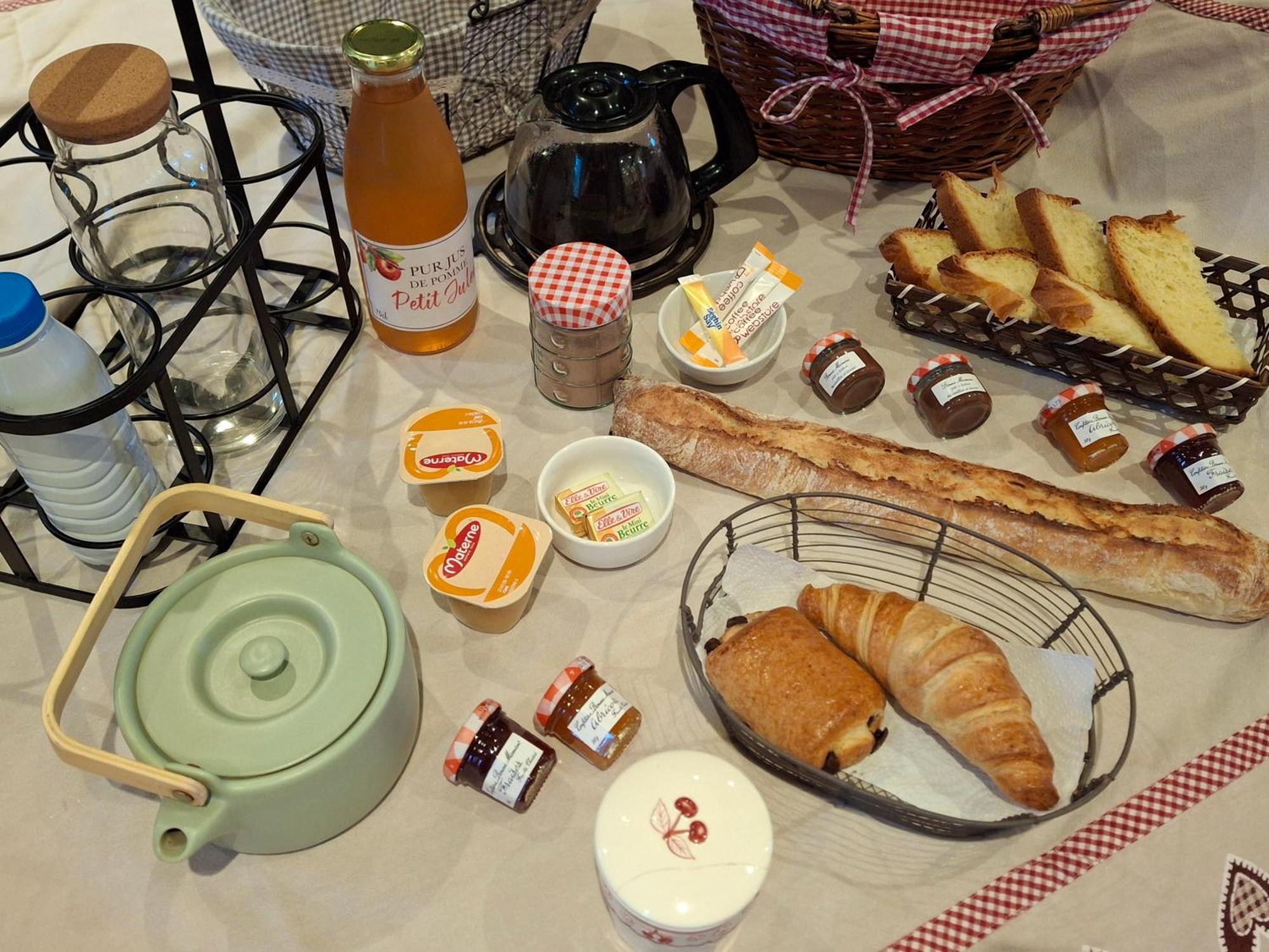 L'Authentique Tonneau A Cidre D'Emma Villa Litteau ภายนอก รูปภาพ